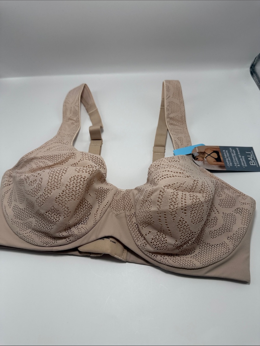 NWT Bali Coolest Smoothing Underwire Bra Nude 34C